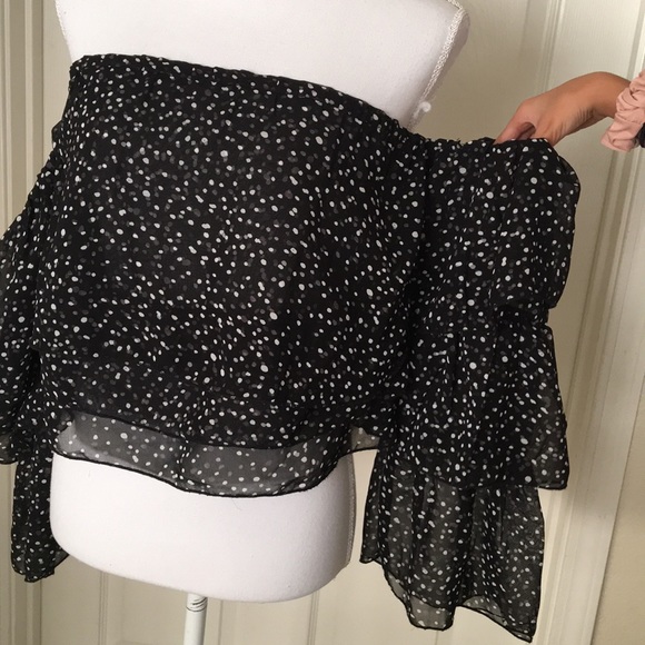 Bebe Polka Dot Off Shoulder Top Size Medium - Picture 3 of 8